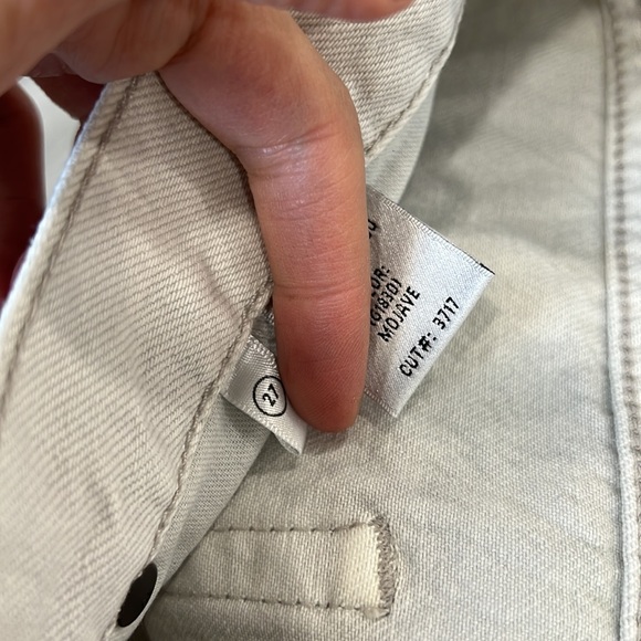 GRLFRND Bella Low Rise Boyfriend Jeans in White, Mojave Size 27 Retail $225 - Picture 9 of 11